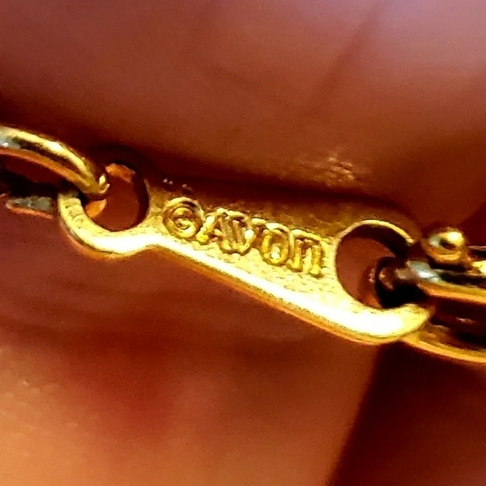 Avon Child's Bracelet Girl Small Gold Tone Green